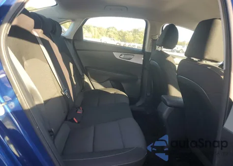 2024 Kia Forte Lx из США, поврежденный, VIN 3KPF24AD7RE735656